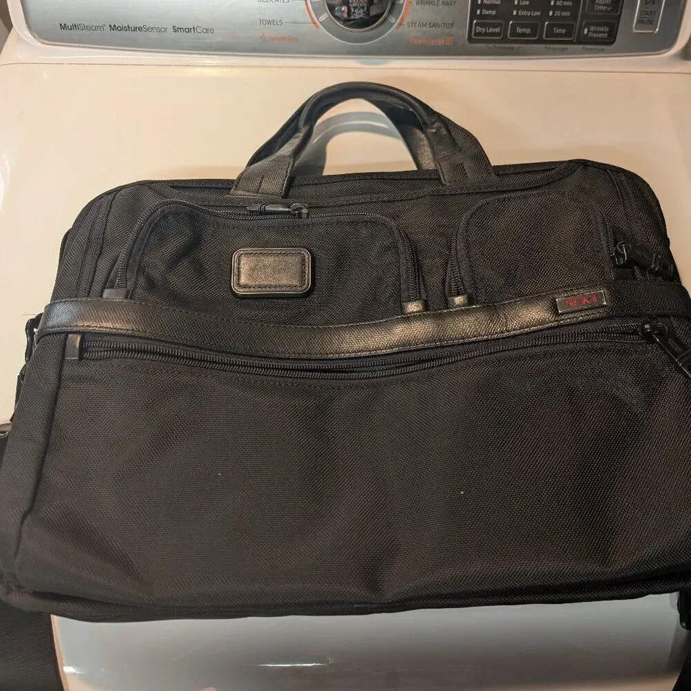 Alpha Expandable Organizer Laptop Brief‎